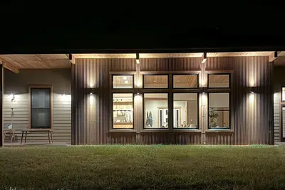 Image de Wolfcreek Lodge - Modern 3 bd house on a ski trail and river access/hiking trail