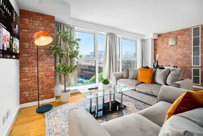 Luxury B1 Apartment - Parking