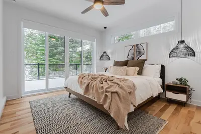 Image de Beautiful 3 bed Chalet situated on top of a mountain. 15 mins from MontTremblant