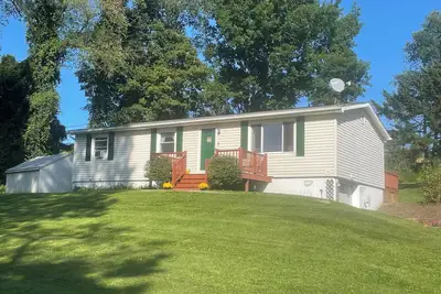 Image de Cozy home close to Catamount, State Parks and the Harlem Valley Rail Trail.