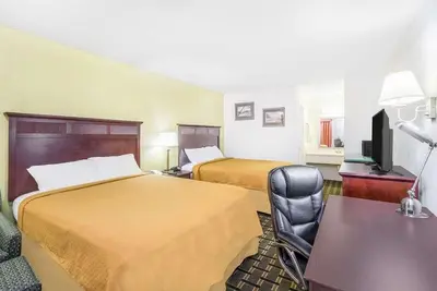 Image de Pets are Welcome! w/ Seasonal Pool & Free Parking, Short Drive to Rock City!