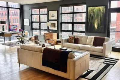 Image de Spacious Modern Old Market Condo