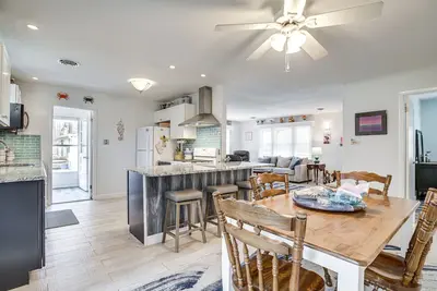 Image de 4 Mi to Beaches: Pet-Friendly Berlin Home!