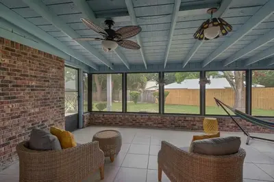 Image de Quiet Retreat | Close to Dwntn Pns & Beachs