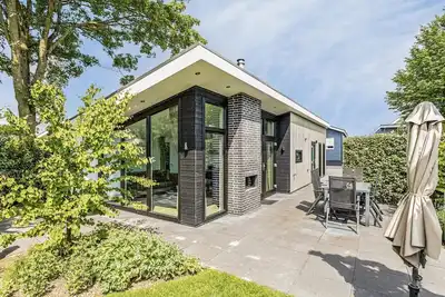 Image de ✓ Natuurlodge at Recreatiepark het Esmeer ✓ Holiday home for 4 persons ✓ Located in Aalst (Gelderland) ✓ Waterside holiday park ✓ Book directly through the park