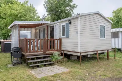 Image de Mobil Home 2 Chambres avec piscine partagée et terrasse privée