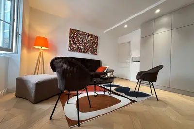 Image de Appartement lumineux 3 pièces près des Halles et de la plage, wifi, clim, parkings proches