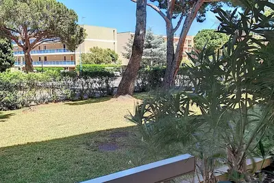 Image de Charmant T2 à Bormes-les-Mimosas, proche plage et commerces, parking inclus, animaux acceptés