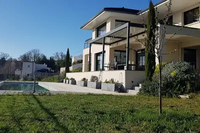 Image de Villa contemporaine 12 personnes avec piscine chauffée en Drôme des collines