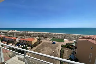 Image de Appartement T3 rénové, 6 pers, face mer, parking, balcon, proche plages