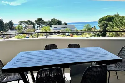 Image de Appartement Standing avec Terrasse Vue Étang, 2 chambres et Wifi - Mèze
