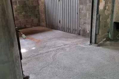 Image de Ampia cucina ben arredata e balconi esterni