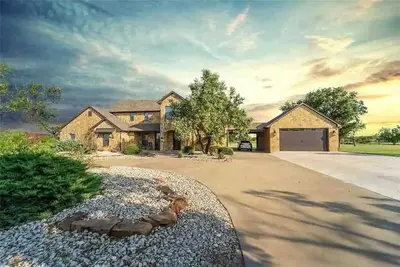 Image de 6 Bed 5 Bath Retreat at Possum Kingdom Lake. Pool! Hot Tub!