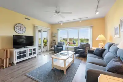 Image de Ocean Sunrise: Ground Level Condo, Golf Course & Ocean Views, Community Pool