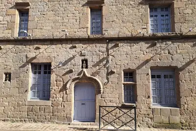 Image de Appartement centre ville dans une authentique demeure Bretonne du Xvi ème