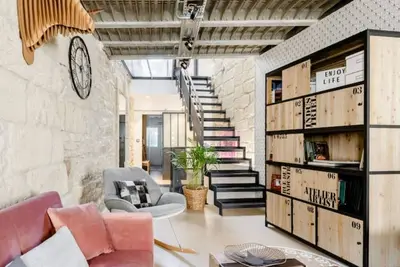 Loft de caractère avec prestations de qualité