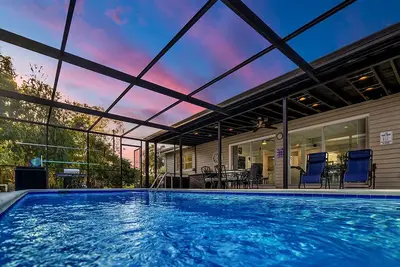 Image de The Pool House -Private Heated Pool w Entire House ~ Pets Welcome!