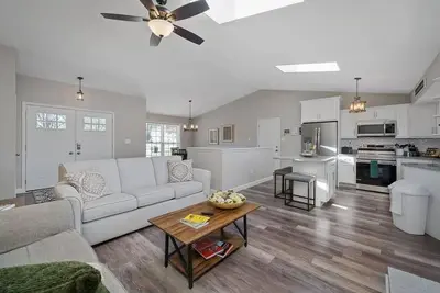 Image de Blair's House - Game Room - Long Stays Welcome
