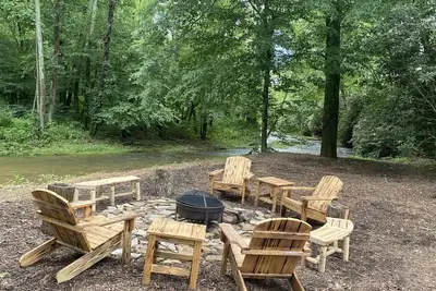 Image de The River & Vine House on Mitchell River in Yadkin Valley-\nNew Home- sleeps 8