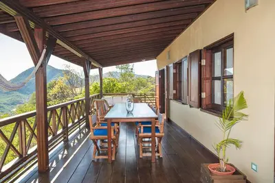 Image de Gorgeous ensuite 1-bedroom Epic Harbor views from the very top of Rose's Estate!