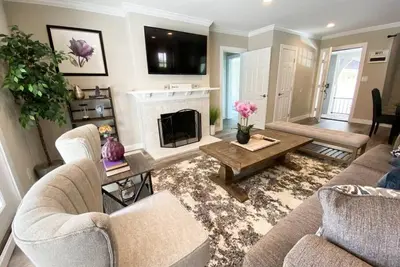 Image de Burbank Hills View Home! Completely Remodeled.