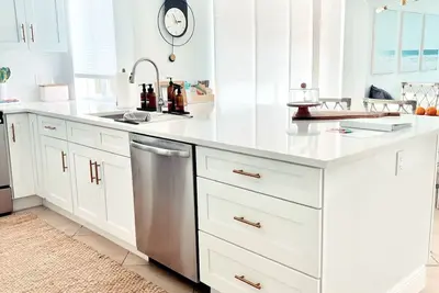 Image de Beachside Modern Wellness Condo @ Jupiter Bay Resort, 2 bed / 3 bath