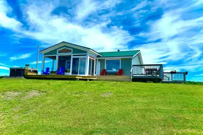 Image de BigSky Sea Shanty: Enjoy Amazing Sunsets and Ocean Views from the Hot Tub!