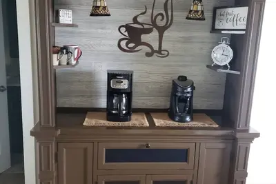 Image de Clean and Safe Subdivision Home (3 Car Garage, Big Deck, Lots of Storage)