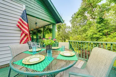 Image de Pet-Friendly Smoky Mountain Getaway w/ Fire Pit!