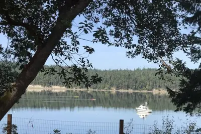 Image de Marrowstone Waterfront Cottage