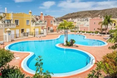 Profitez de 1 Br Palm Mar à côté de la piscine