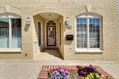 Image de Walk to Downtown: Cozy Lenoir Apartment!