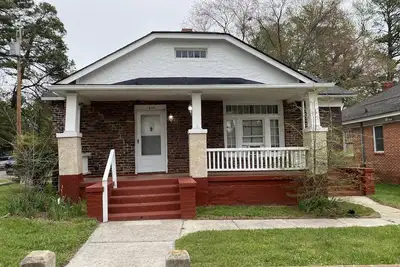 Image de Charming 3 Bedroom 2 Bathroom House