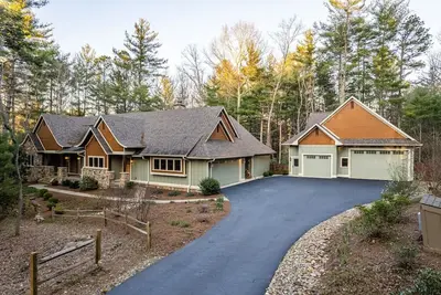 Image de Luxury 5-Star Home | Game Room & Hot Tub (3 Acres)