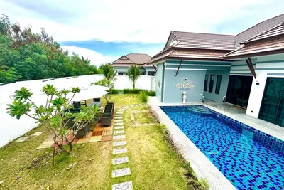 Image de It is only 5 minutes from the beach. This is Brand New House with 15 people max