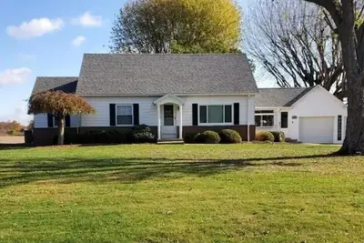 Image de Peaceful Country Farmhouse