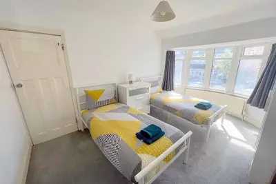 Image de Spacious 4-Bed House in Thornton Heath