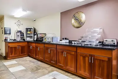 Image de Enjoy Free Breakfast! Also Comes w/ Free Parking, Pet-friendly Property!