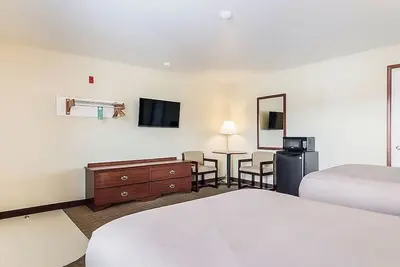 Image de Maximum Comfort! With Free Parking & Breakfast! Pet-friendly Property!