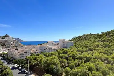 Image de Spacious Apartment for Rent 200m from Beach at the Foot of Green Hill