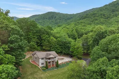 Image de Eagle's Cove - Cozy Home Located Close to it All!