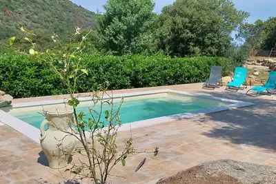 Image de Villa de charme avec piscine chauffée sur 1000m2 de jardin privé