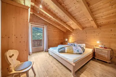 Image de Appartement de vacances Marschalkhof \"Ifingerblick\" avec vue sur montagne, 3 balcons et Wi-Fi