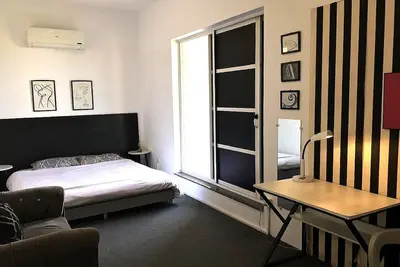 Image de Wednesday Homes - Stylish 2bhk Entire Floor of a 605 yards house in Dha Lahore