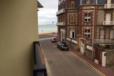 Image de Grand studio familial avec balcon et parking - En centre-ville