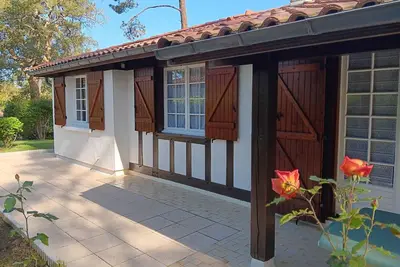 Image de Maison spacieuse avec jardin, proche commerces et plage, 6 couchages, parking privatif