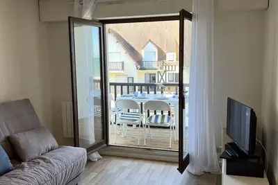 Image de Appartement 2 pièces avec balcon et accès direct plage à Cabourg, animaux admis