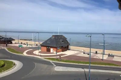 Image de Appartement 2 pièces avec loggia vitrée à 50m de la plage