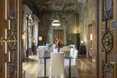 Magnificent 4-bedroom apartment in Florence's historic center