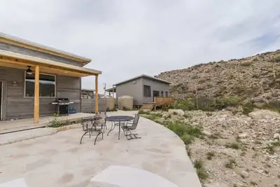 Image de Crystal Mountain Cabin Plus Bunkhouse. Two Houses